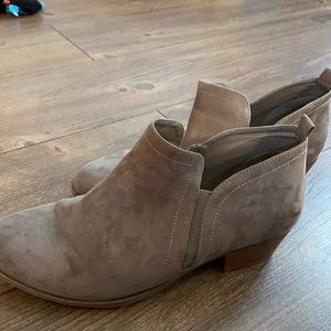 Ankle boots